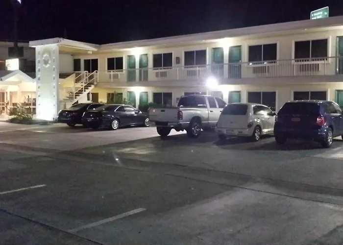Desert Mirage Inn & Suites